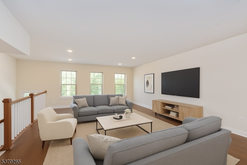 Warren Twp., New Jersey, 07059, United States, 4 Bedrooms Bedrooms, ,4 BathroomsBathrooms,Residential,For Sale,1940451