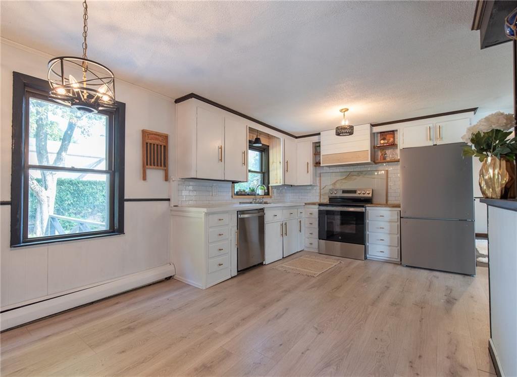 North Attleboro, Massachusetts, 02760, United States, 3 Bedrooms Bedrooms, ,1 BathroomBathrooms,Residential,For Sale,1975317