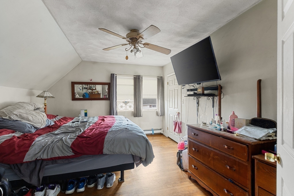 Malden, Massachusetts, 02148, United States, 8 Bedrooms Bedrooms, ,3 BathroomsBathrooms,Residential,For Sale,2049419