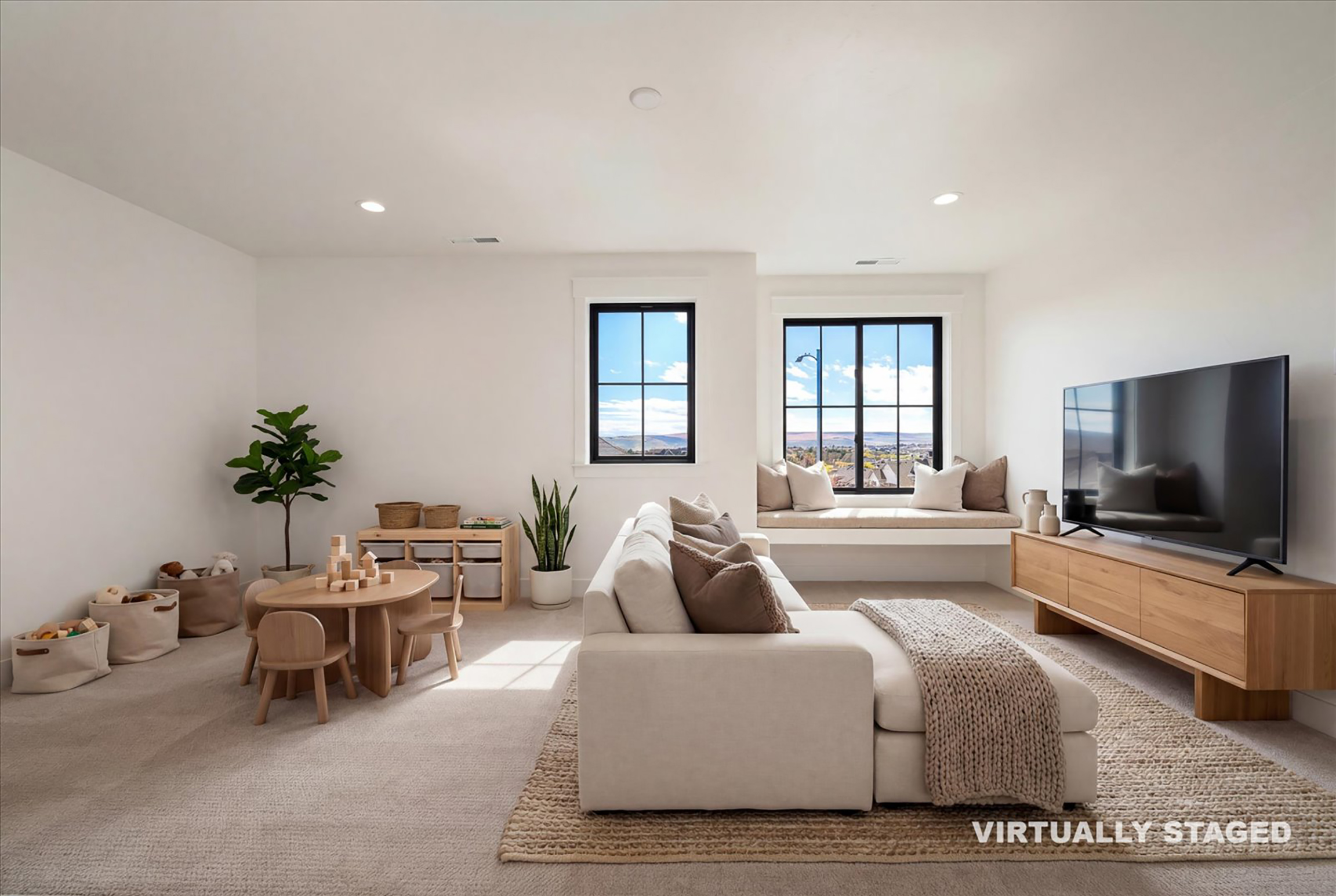  5 bed plus den and 2nd family room, great plan - 物件實景