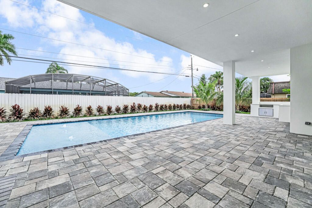 Lake Worth, Florida, 33467, United States, 5 Bedrooms Bedrooms, ,5 BathroomsBathrooms,Residential,For Sale,1982924