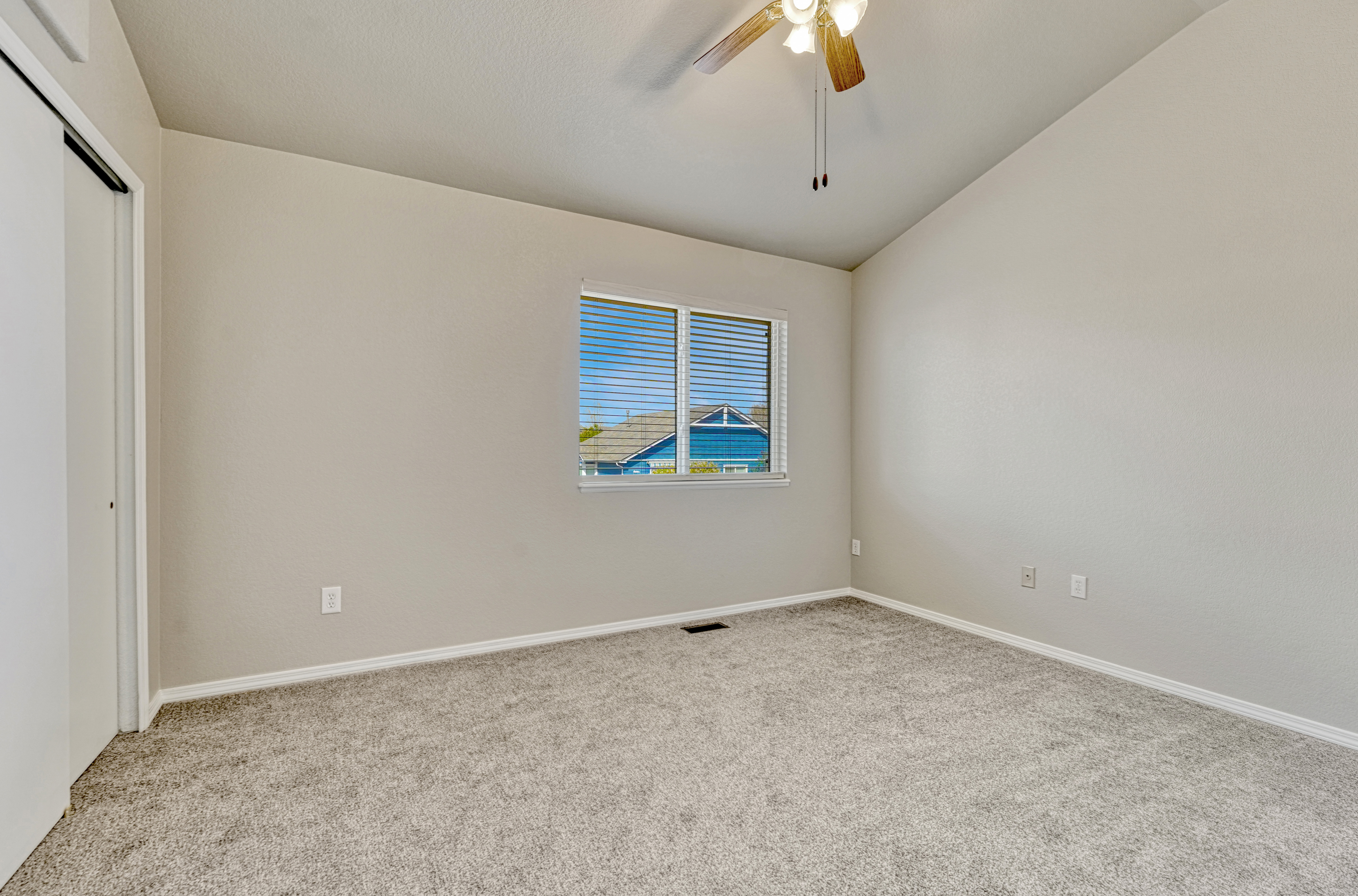  Move-In Ready Upgraded 5-Bed Gem - 物件實景