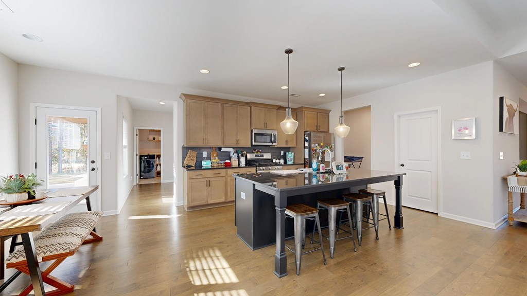 Cataula, Georgia, 31804, United States, 5 Bedrooms Bedrooms, ,5 BathroomsBathrooms,Residential,For Sale,1996944