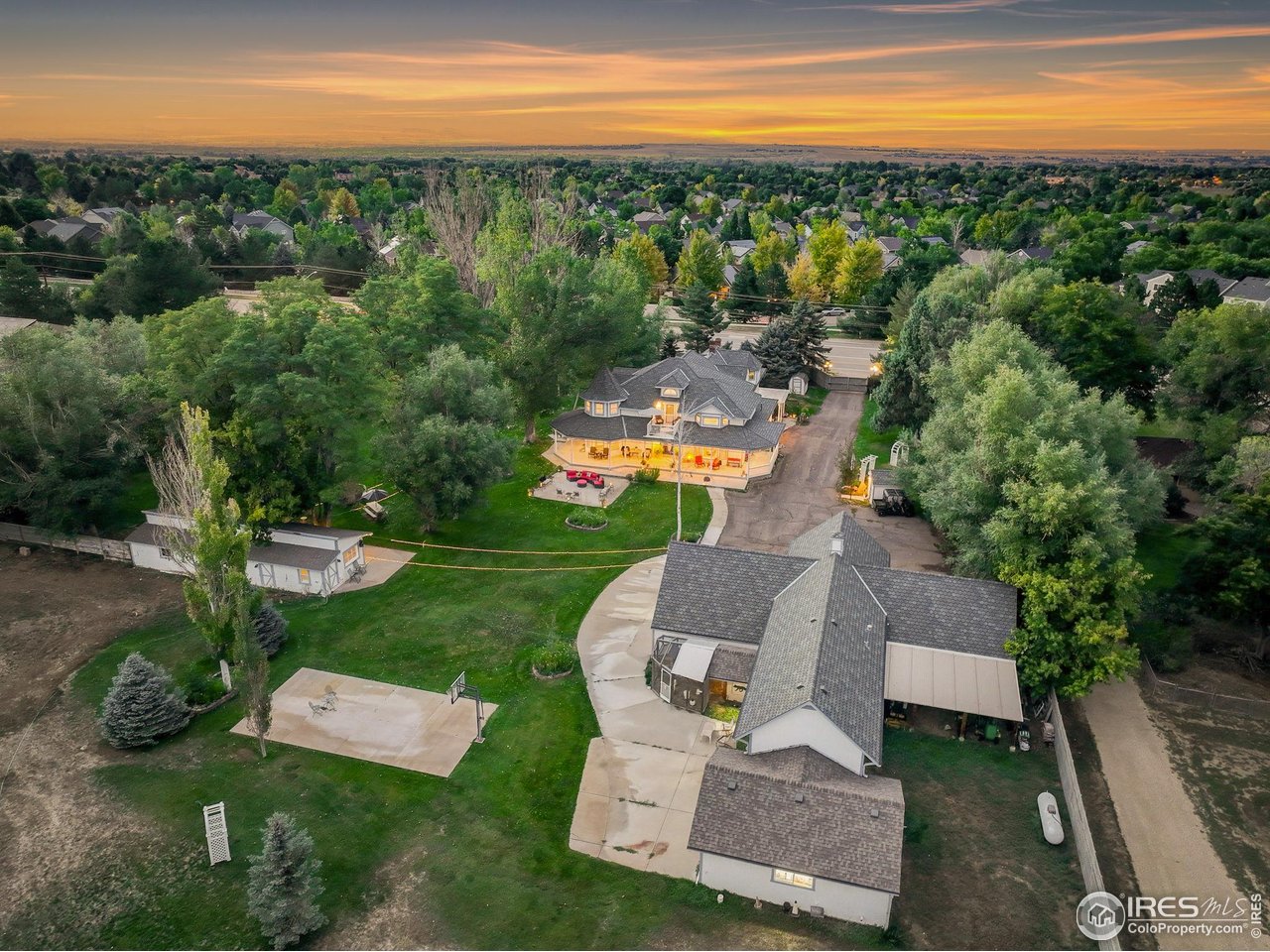 Lafayette, Colorado, 80026, United States, 5 Bedrooms Bedrooms, ,5 BathroomsBathrooms,Residential,For Sale,1991447