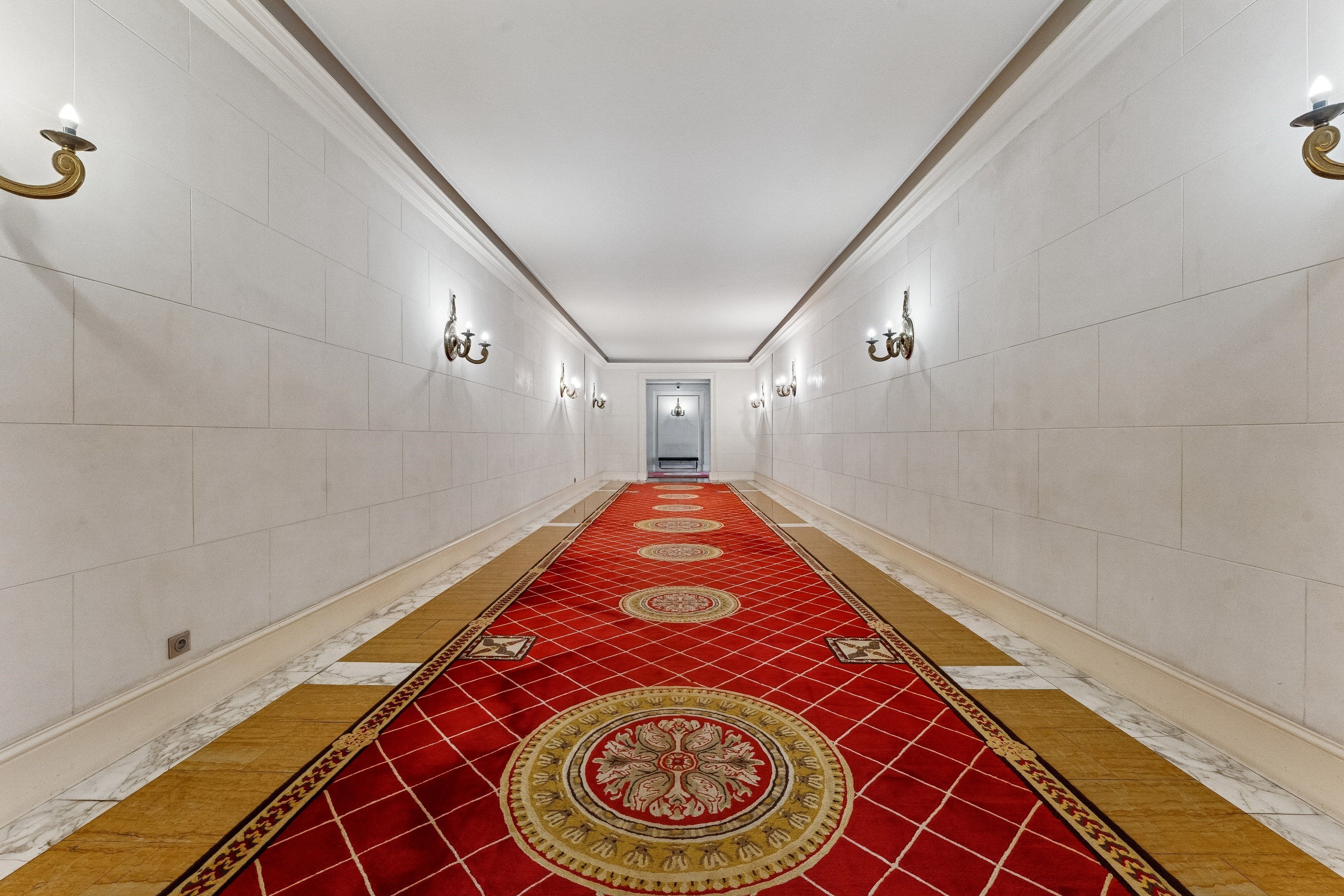  AVENUE MONTAIGNE – FACING THE PLAZA ATHÉNÉE – EXCEPTIONAL 90 SQM SUITE - 物件實景