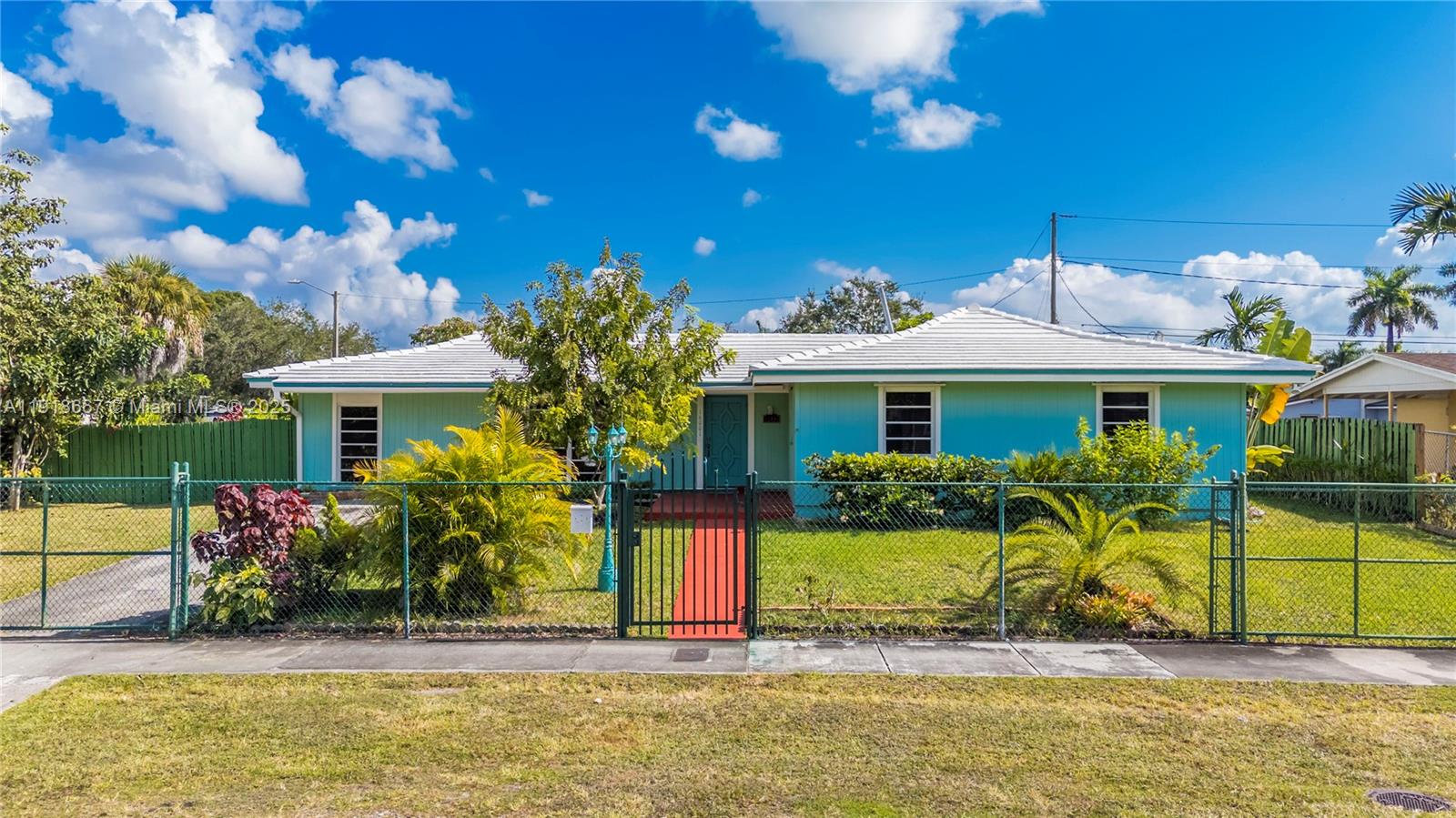 Miami, Florida, 33157, United States, 3 Bedrooms Bedrooms, ,2 BathroomsBathrooms,Residential,For Sale,1997339