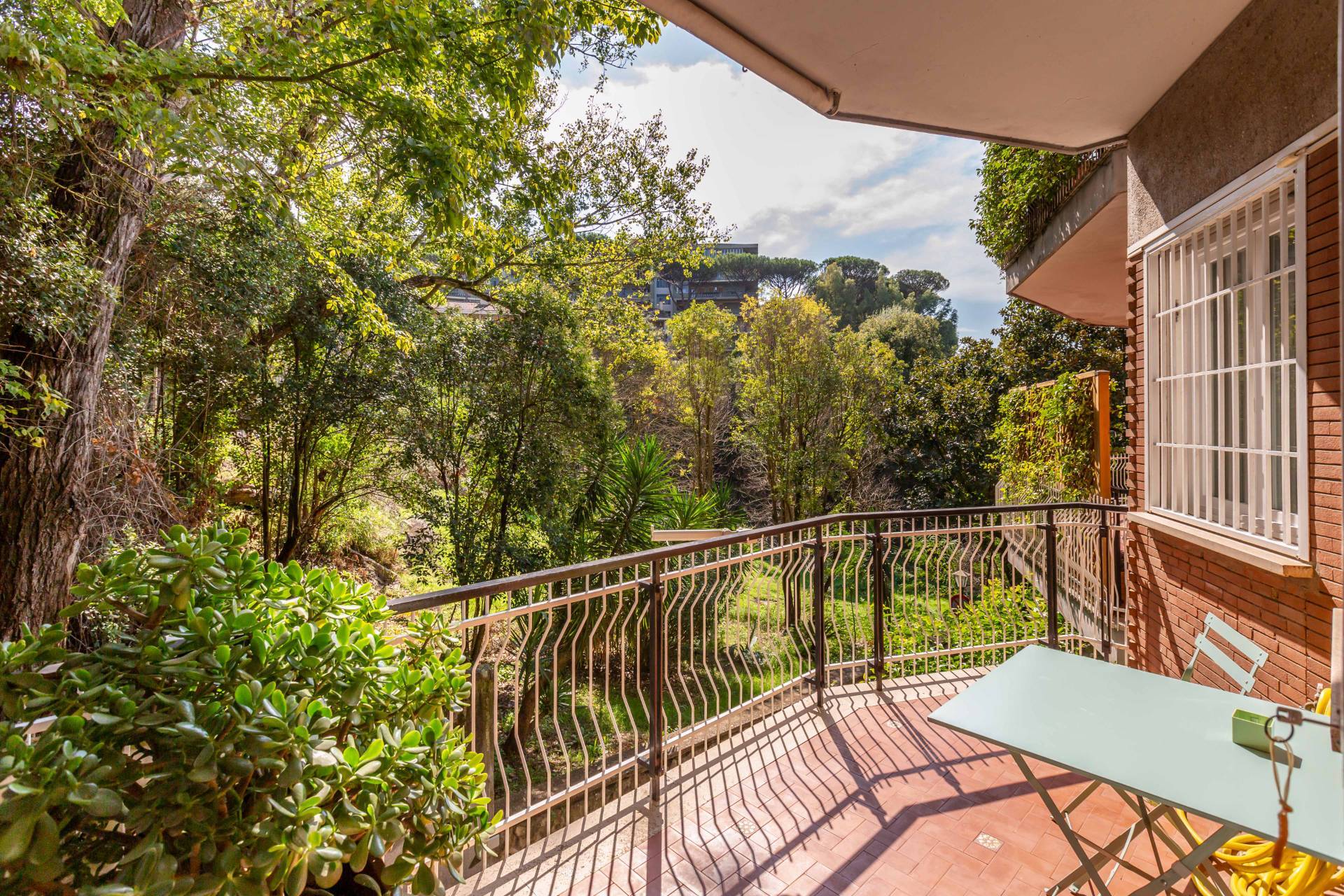 Roma, Roma, 00100, IT, 4 Bedrooms Bedrooms, ,4 BathroomsBathrooms,Residential,For Sale,1927135