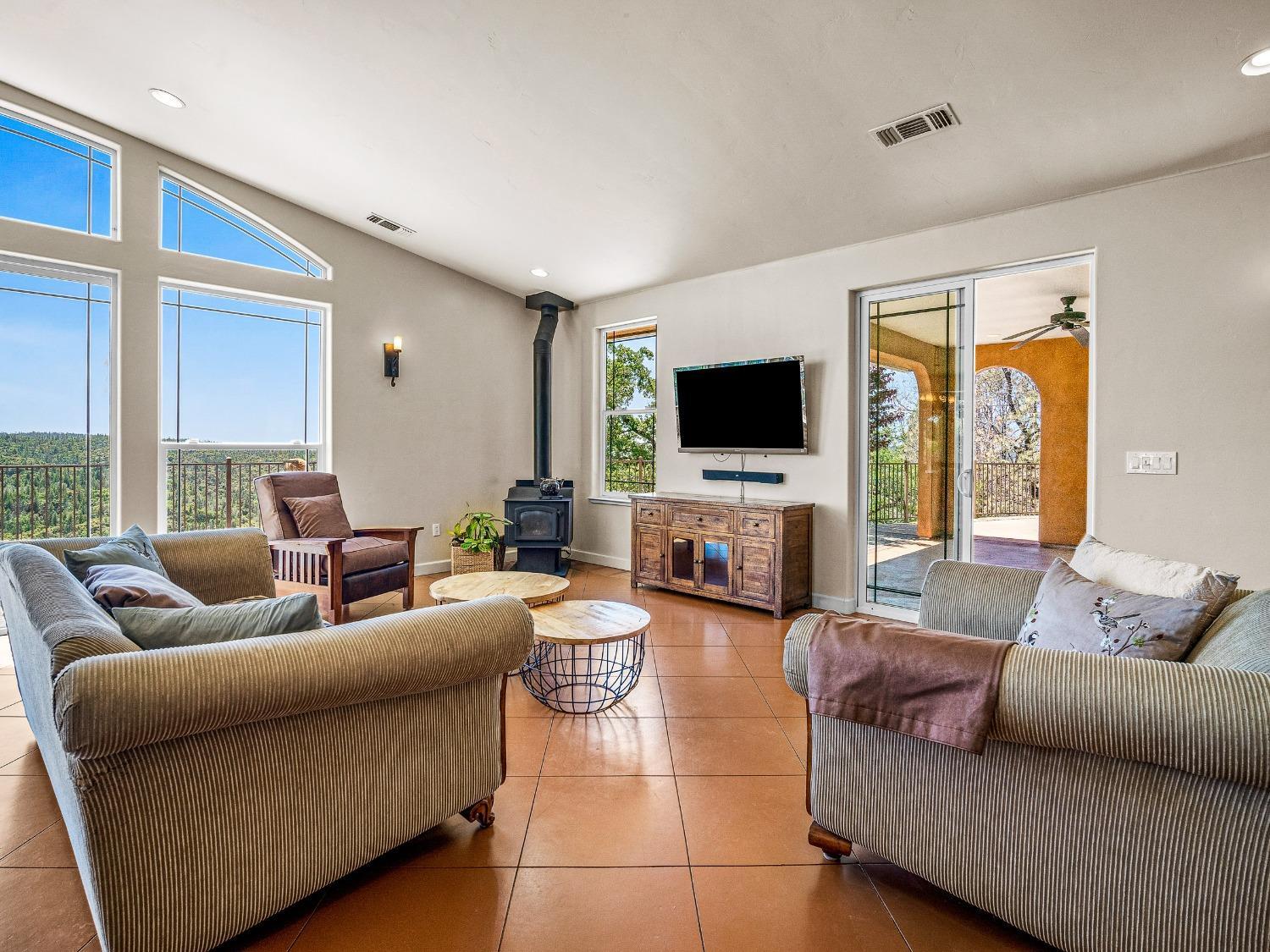 Placerville, California, 95667, United States, 3 Bedrooms Bedrooms, ,3 BathroomsBathrooms,Residential,For Sale,1979822