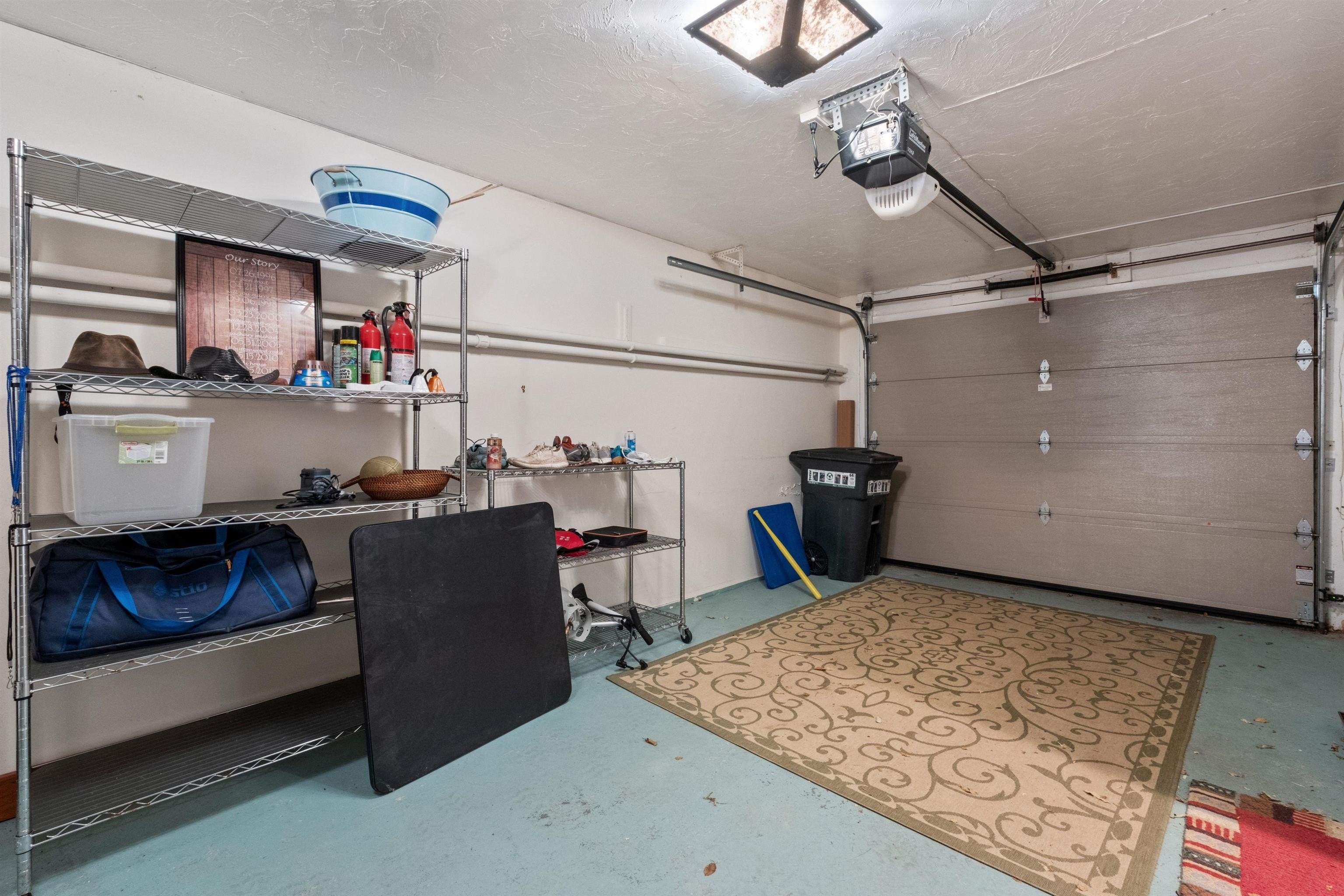 Lincoln, New Hampshire, 03251, United States, 4 Bedrooms Bedrooms, ,1 BathroomBathrooms,Residential,For Sale,1976224