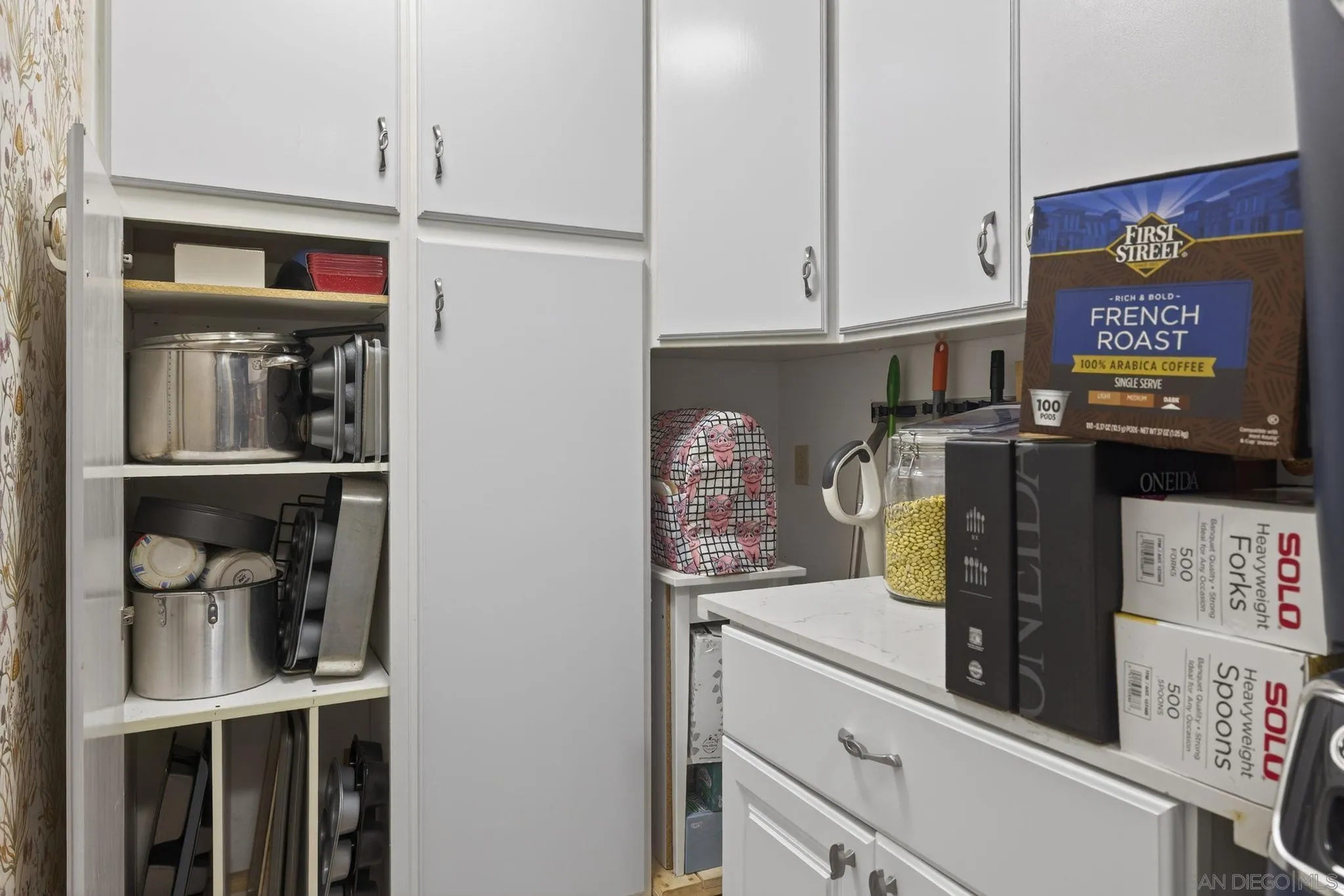 Camarillo, California, 93010, United States, 5 Bedrooms Bedrooms, ,4 BathroomsBathrooms,Residential,For Sale,2001849