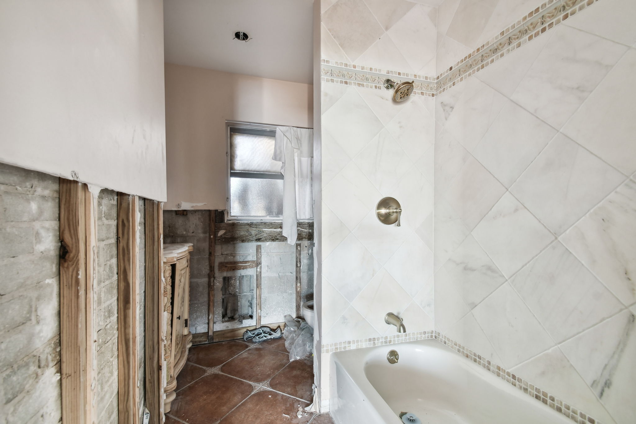 Clearwater, Florida, 33755, United States, 3 Bedrooms Bedrooms, ,2 BathroomsBathrooms,Residential,For Sale,1980754