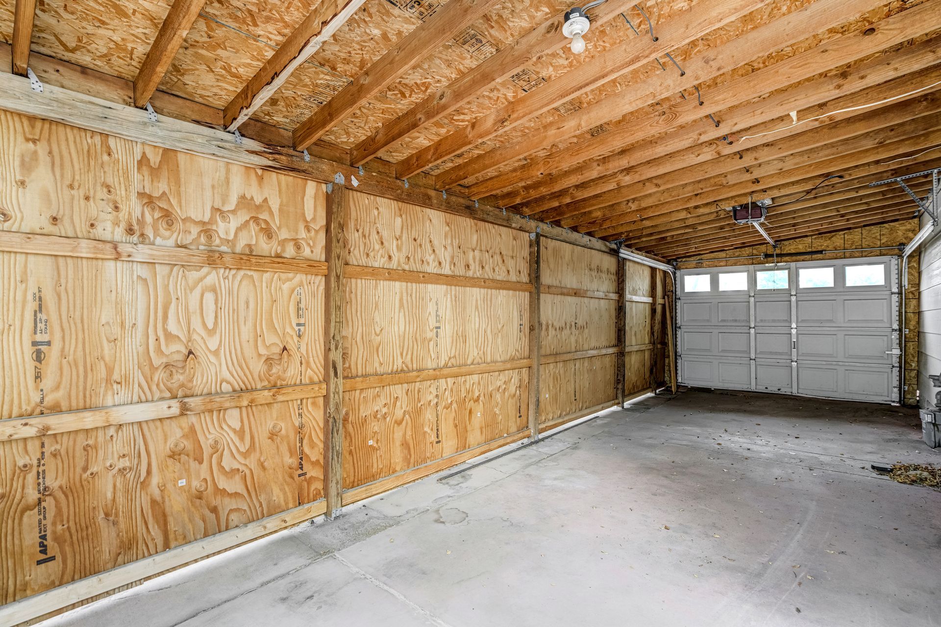  Updated Four Bedroom Home with Assumable Loan - 物件實景