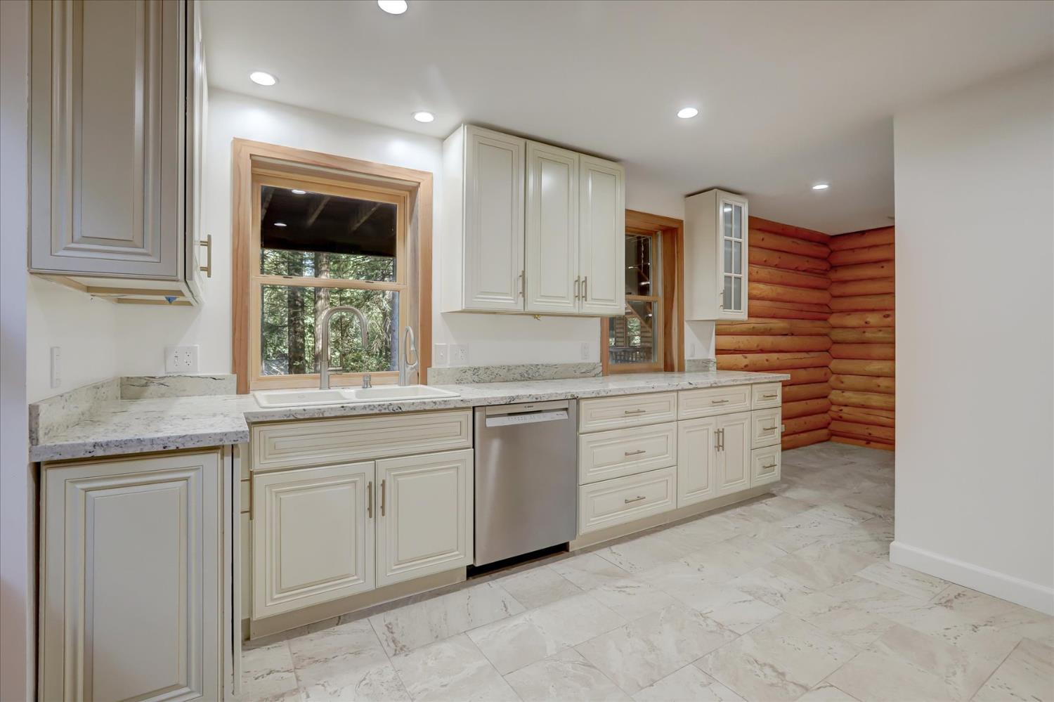 Nevada City, California, 95959, United States, 3 Bedrooms Bedrooms, ,4 BathroomsBathrooms,Residential,For Sale,1974828