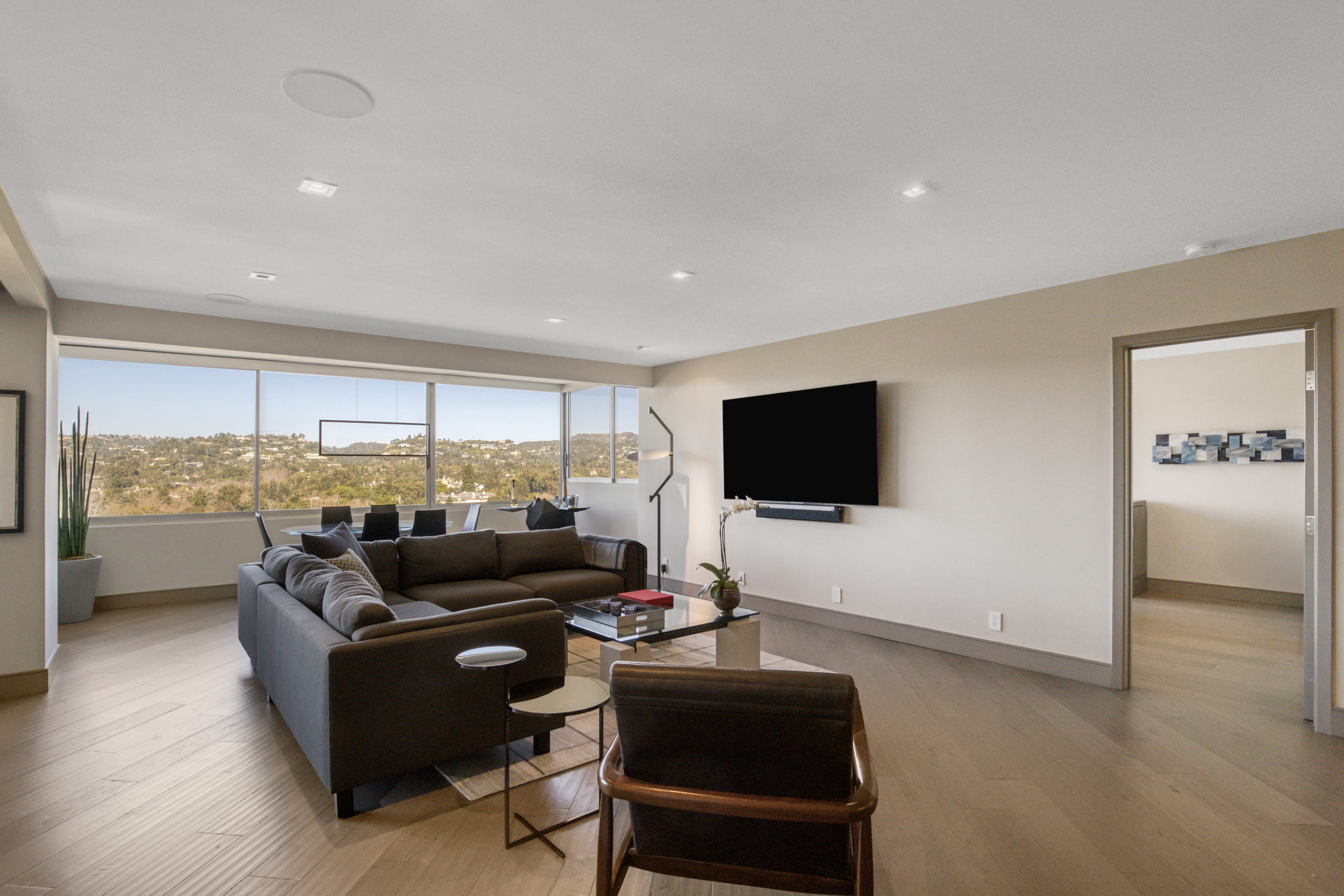  865 Comstock Ave - 物件實景