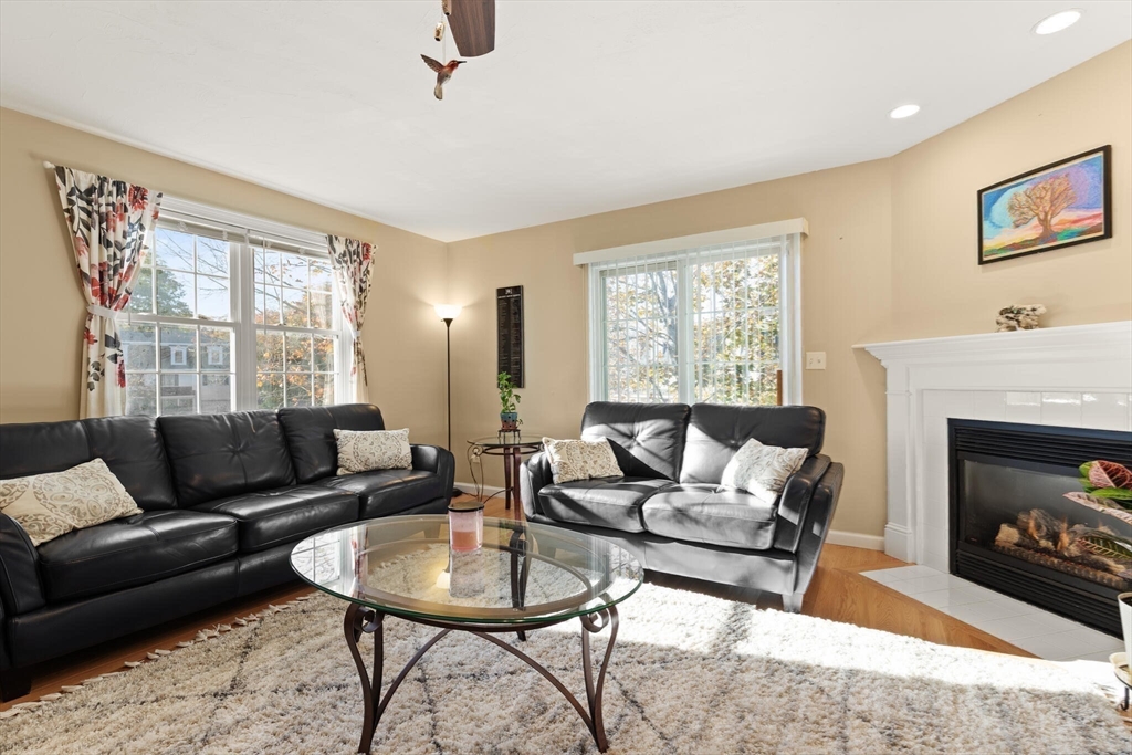 Framingham, Massachusetts, 01701, United States, 3 Bedrooms Bedrooms, ,3 BathroomsBathrooms,Residential,For Sale,1968924