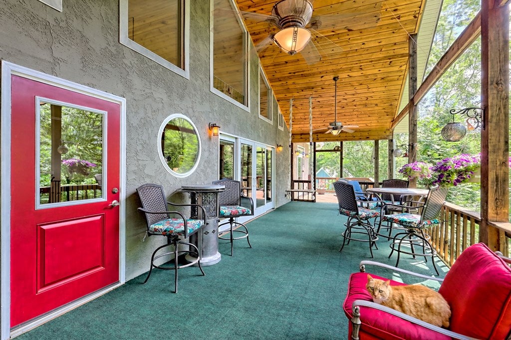 Blairsville, Georgia, 30512, United States, 4 Bedrooms Bedrooms, ,3 BathroomsBathrooms,Residential,For Sale,1827320