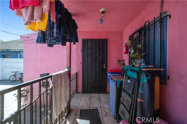 Los Angeles, California, 90044, United States, 2 Bedrooms Bedrooms, ,Residential,For Sale,1869360