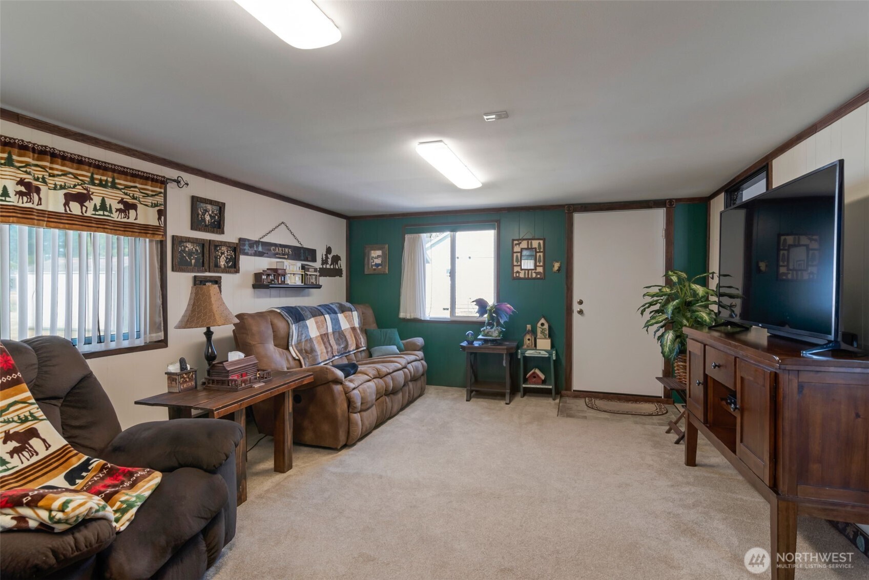 Oak Harbor, Washington, 98277, United States, 4 Bedrooms Bedrooms, ,1 BathroomBathrooms,Residential,For Sale,1931511