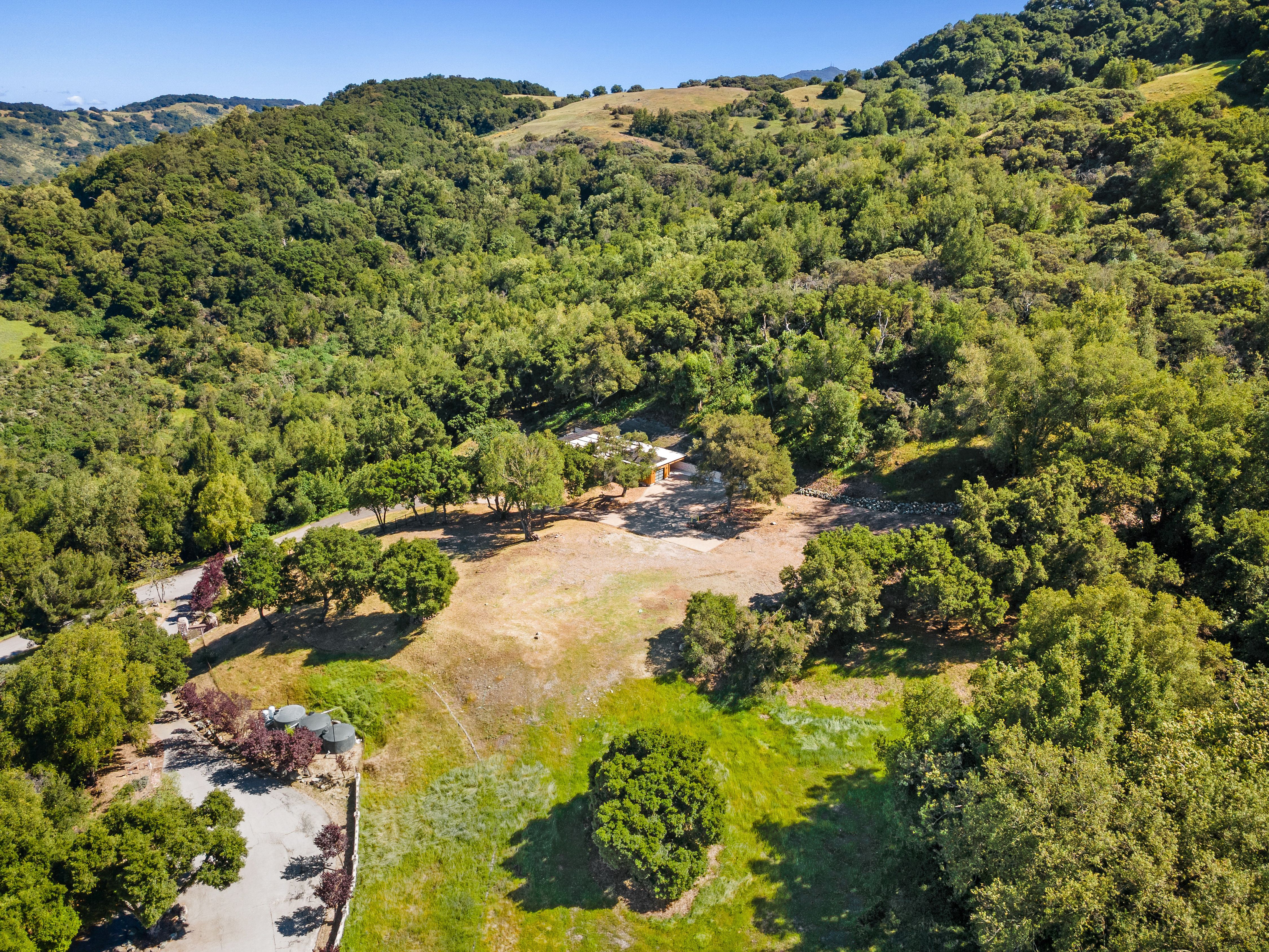  Modern Off-Grid Compound with Panoramic Valley Views - 物件實景