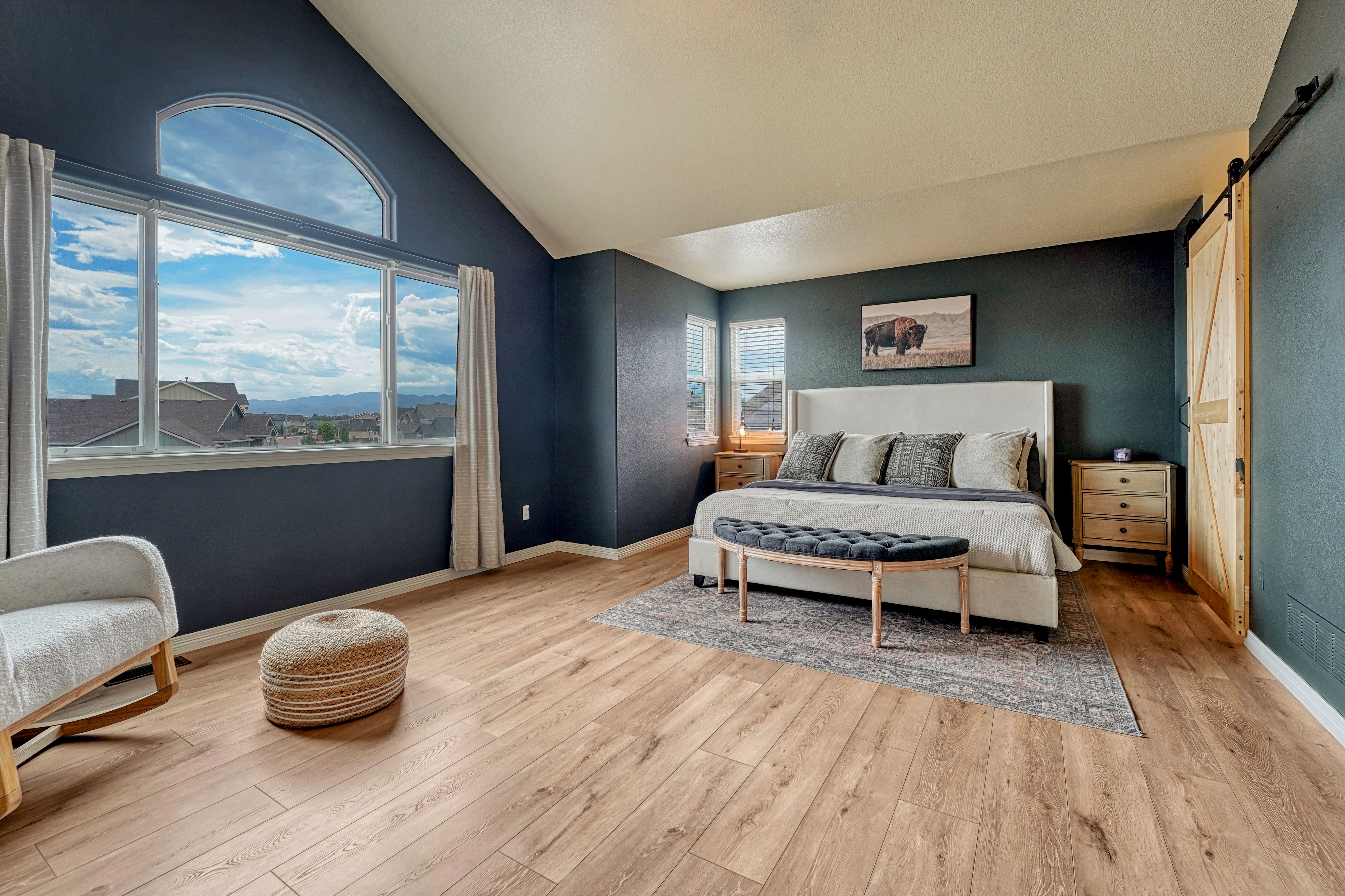  Exceptionally Updated Residence in The Meadows at Lorson Ranch - 物件實景