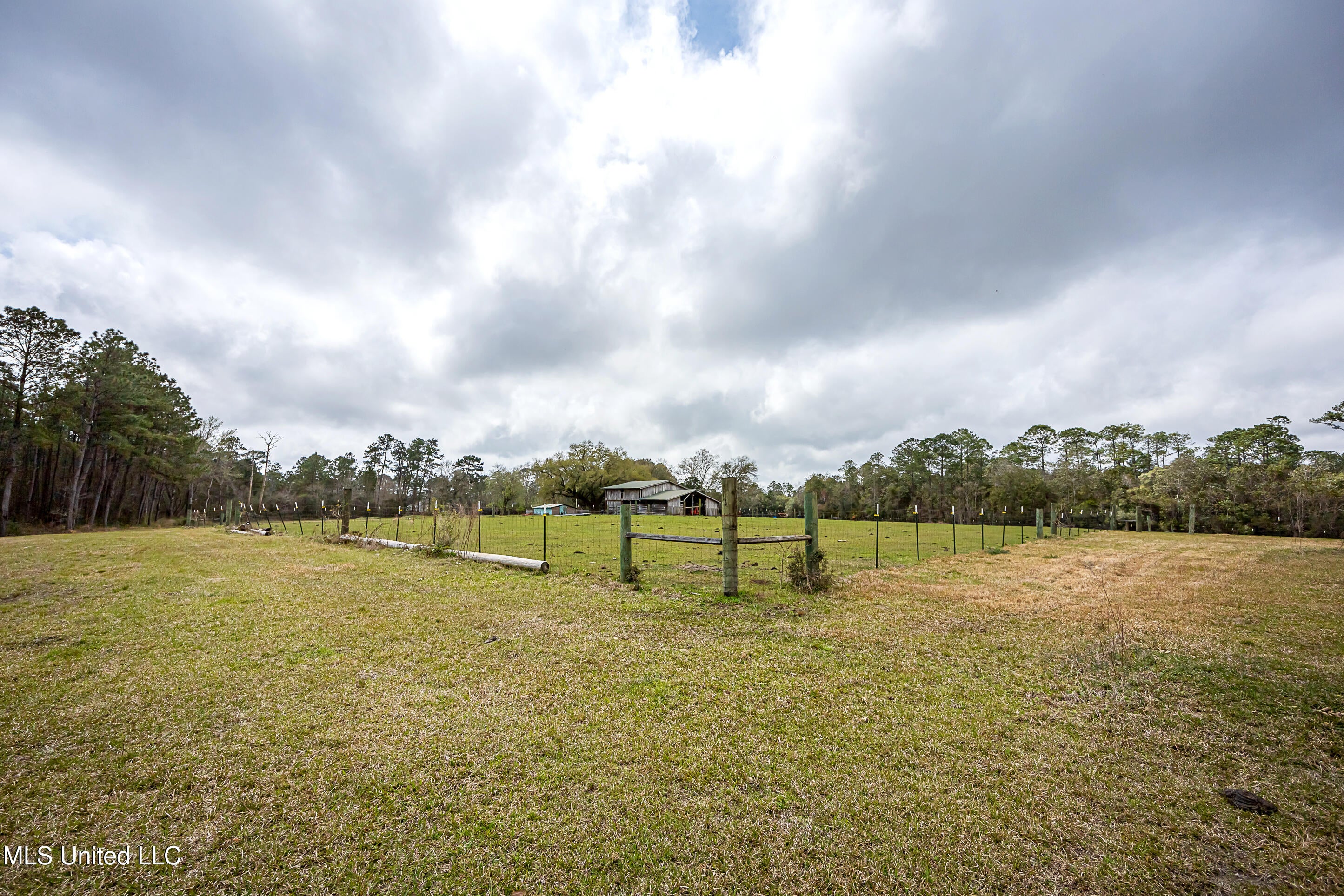 Vancleave, Mississippi, 39565, United States, 4 Bedrooms Bedrooms, ,2 BathroomsBathrooms,Residential,For Sale,1927401