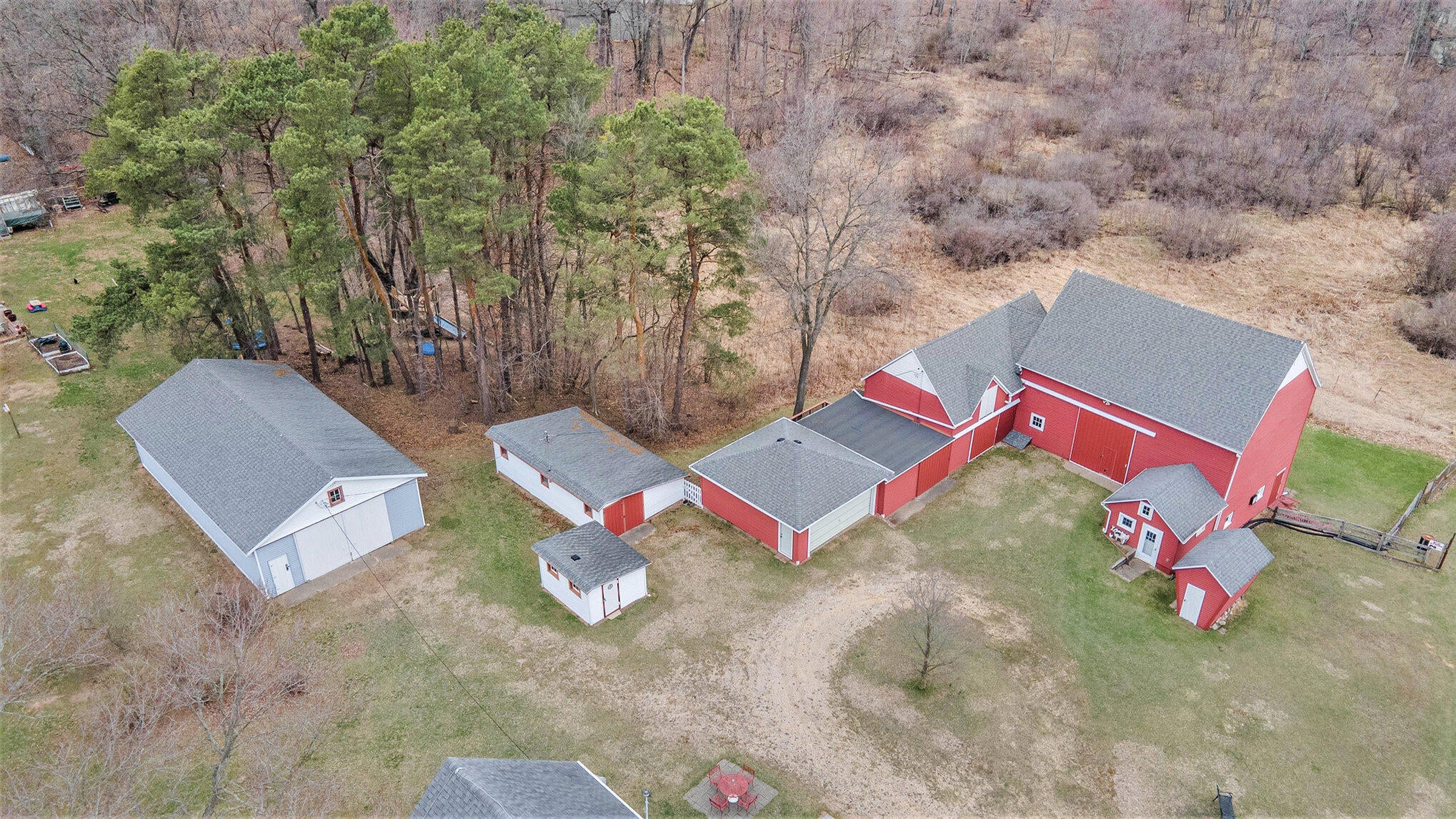 Fennville, Michigan, 49408, United States, 4 Bedrooms Bedrooms, ,4 BathroomsBathrooms,Residential,For Sale,1766735