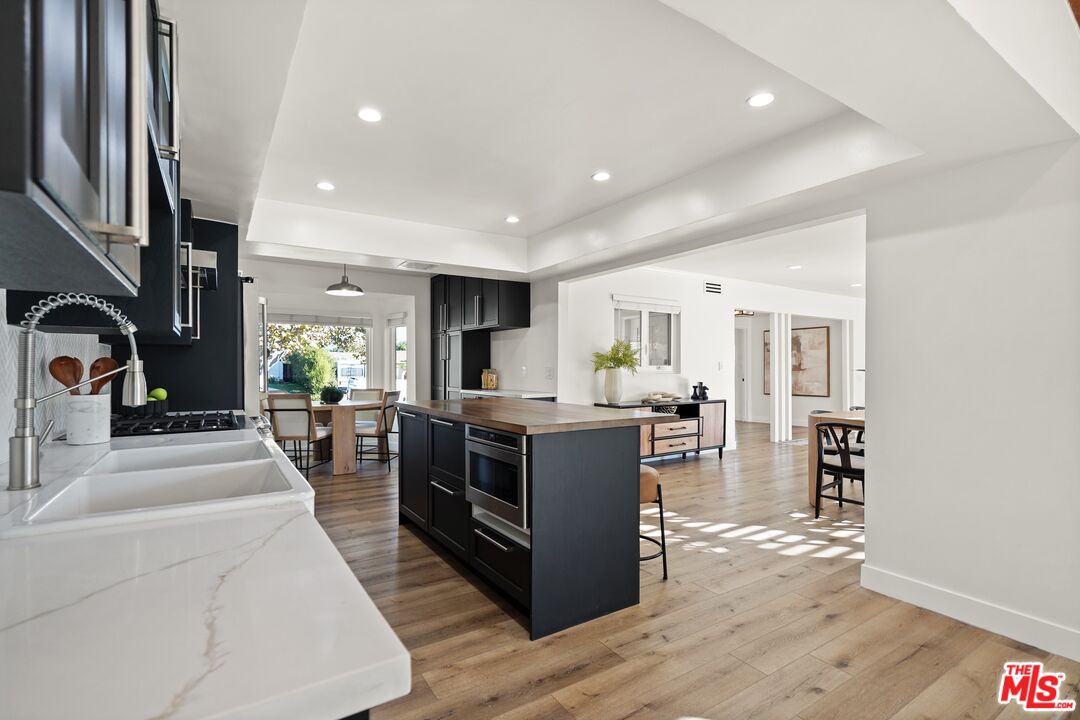 Porter Ranch, California, 91326, United States, 3 Bedrooms Bedrooms, ,2 BathroomsBathrooms,Residential,For Sale,1989253