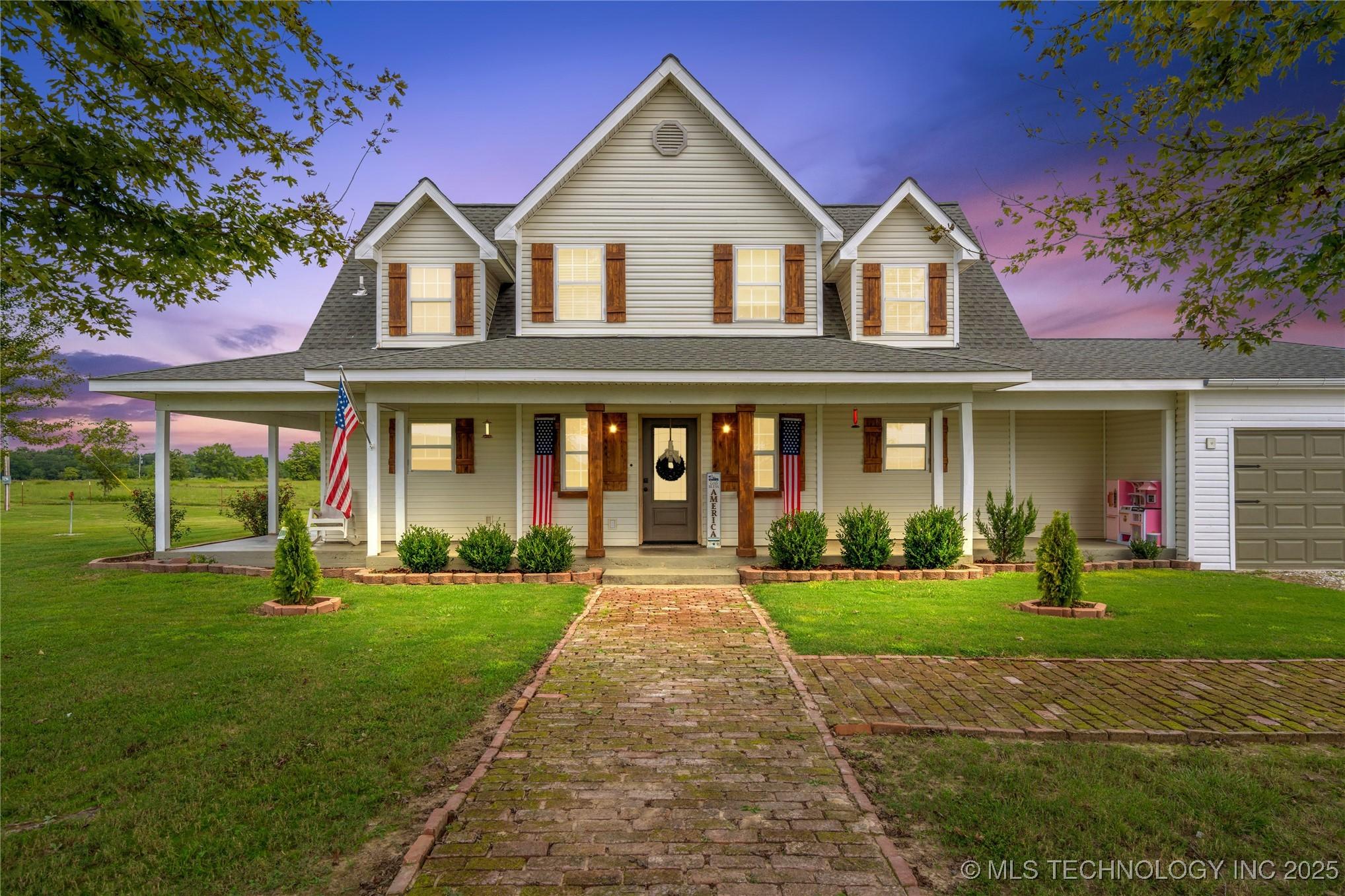 Webbers Falls, Oklahoma, 74470, United States, 3 Bedrooms Bedrooms, ,2 BathroomsBathrooms,Residential,For Sale,1943174
