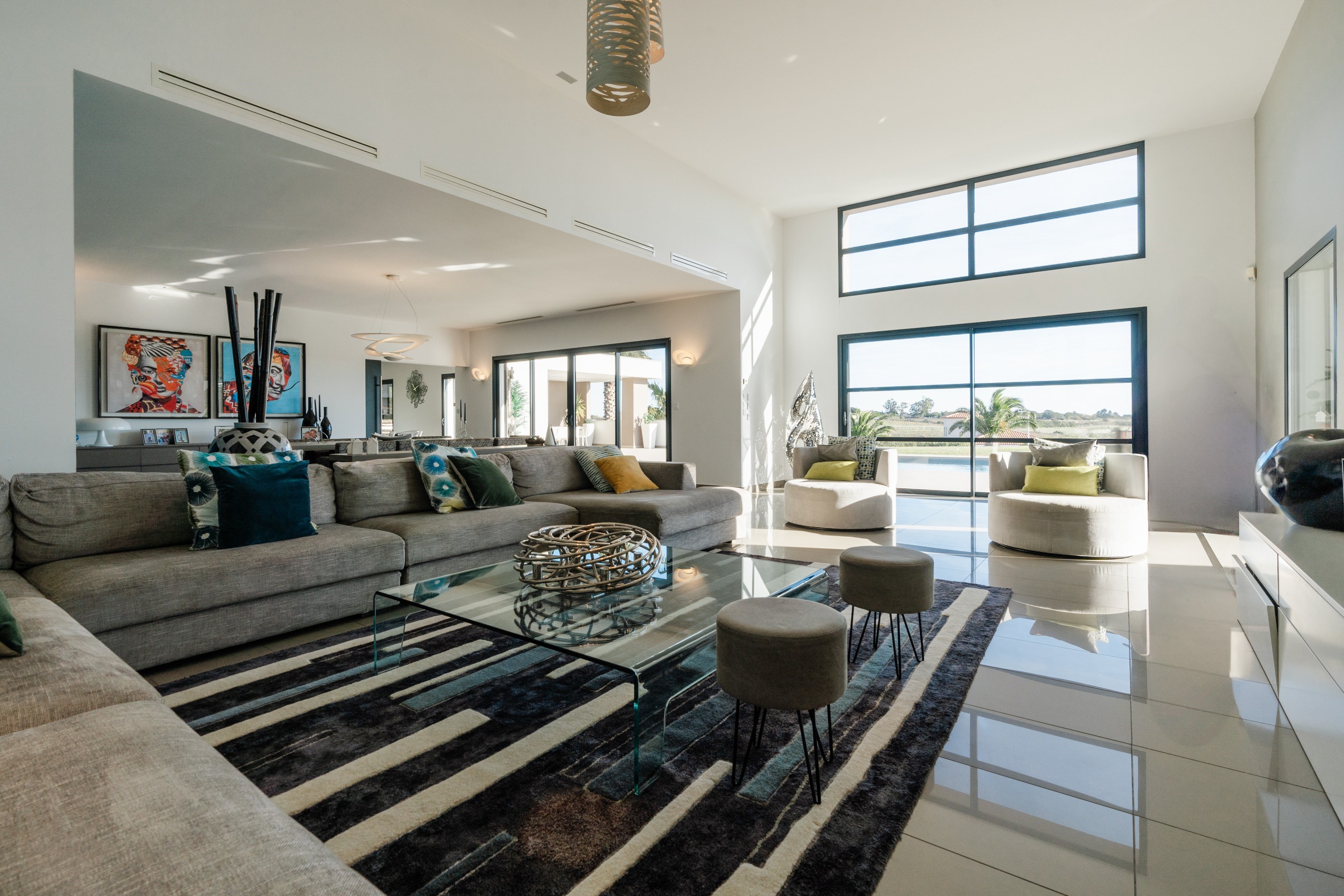  Exceptional contemporary single-storey home with pool - 物件實景