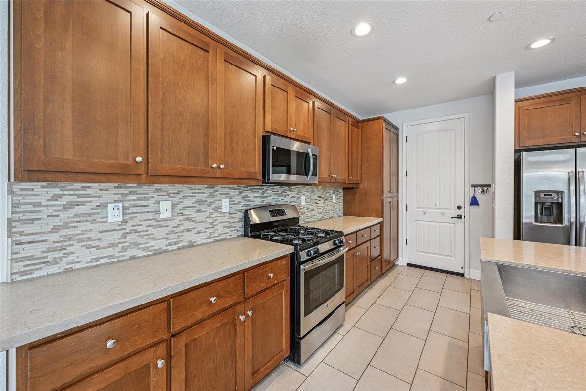 Folsom, California, 95630, United States, 4 Bedrooms Bedrooms, ,3 BathroomsBathrooms,Residential,For Sale,1948899