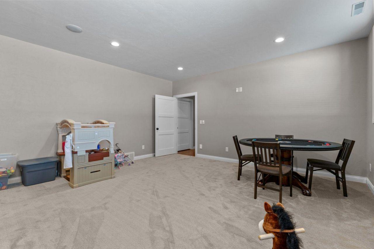 GREENVILLE, Wisconsin, 54942, United States, 4 Bedrooms Bedrooms, ,4 BathroomsBathrooms,Residential,For Sale,1779094