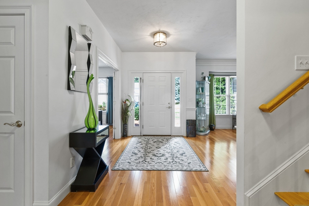 Westford, Massachusetts, 01886, United States, 3 Bedrooms Bedrooms, ,4 BathroomsBathrooms,Residential,For Sale,1923619