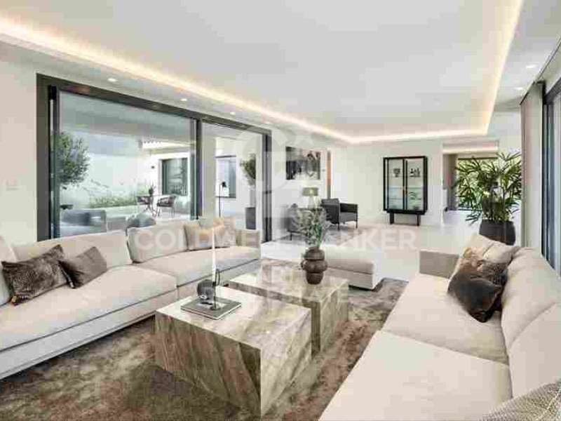 Marbella, Andalusia, ES, 5 Bedrooms Bedrooms, ,5 BathroomsBathrooms,Residential,For Sale,1819218