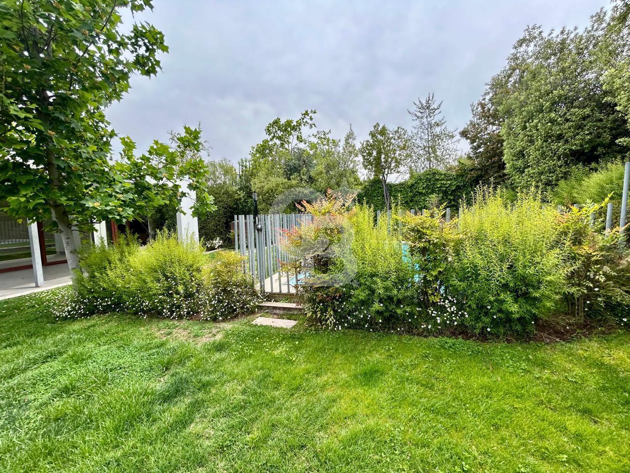 Lo Barnechea, Chile, 6 Bedrooms Bedrooms, ,5 BathroomsBathrooms,Residential,For Sale,1971656