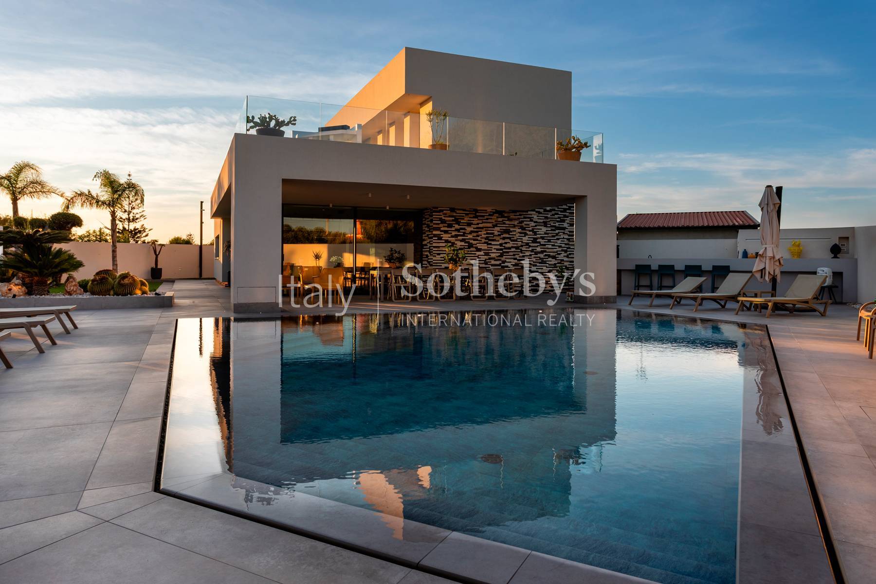  Modern design villa facing the sea - 物件實景