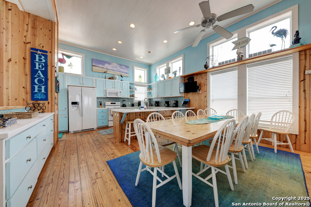 Port Aransas, Texas, 78373, United States, 4 Bedrooms Bedrooms, ,4 BathroomsBathrooms,Residential,For Sale,1839202