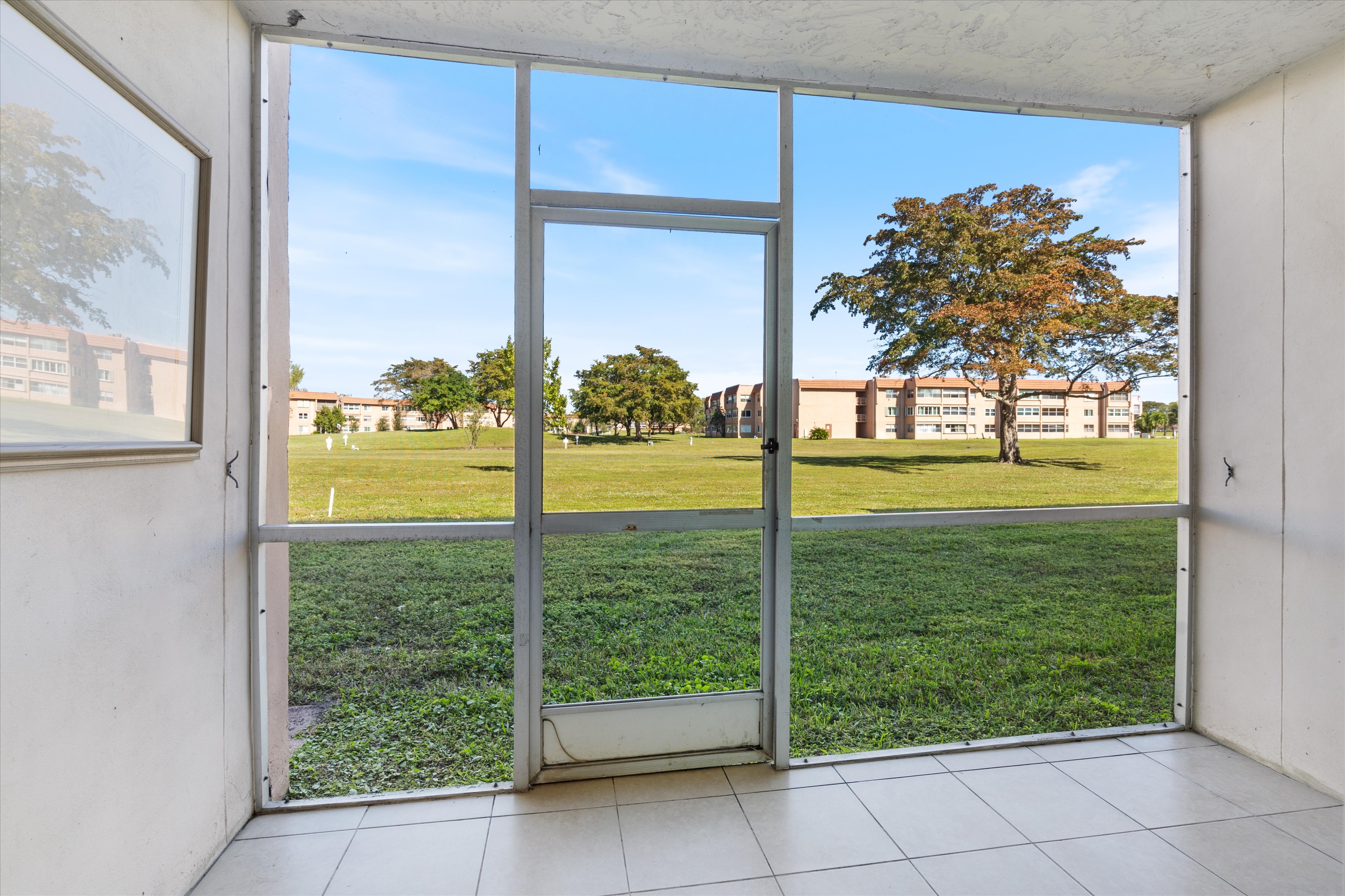  9761 Sunrise Lakes Blvd, Sunrise, FL, 33322 - 物件實景