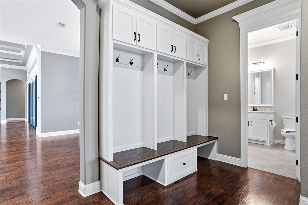 Fort Worth, Texas, 76108, United States, 5 Bedrooms Bedrooms, ,4 BathroomsBathrooms,Residential,For Sale,2049132