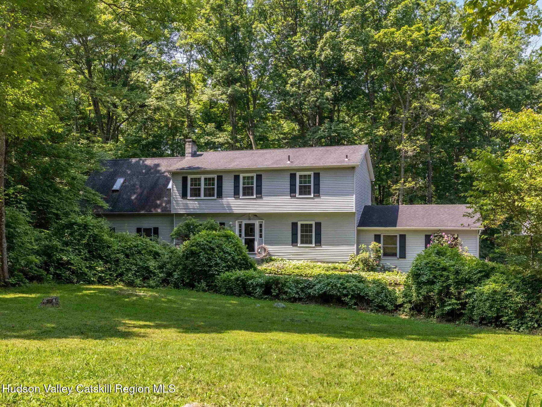 New Paltz, New York, 12561, United States, 4 Bedrooms Bedrooms, ,3 BathroomsBathrooms,Residential,For Sale,1849625