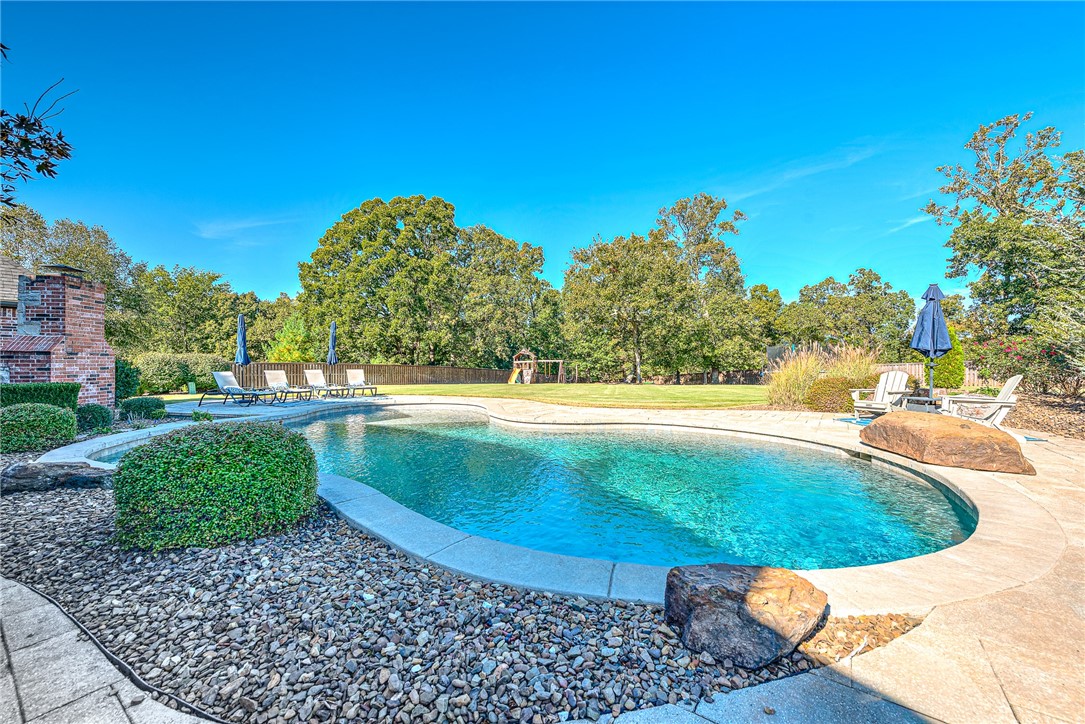 Centerton, Arkansas, 72719, United States, 5 Bedrooms Bedrooms, ,5 BathroomsBathrooms,Residential,For Sale,1992149