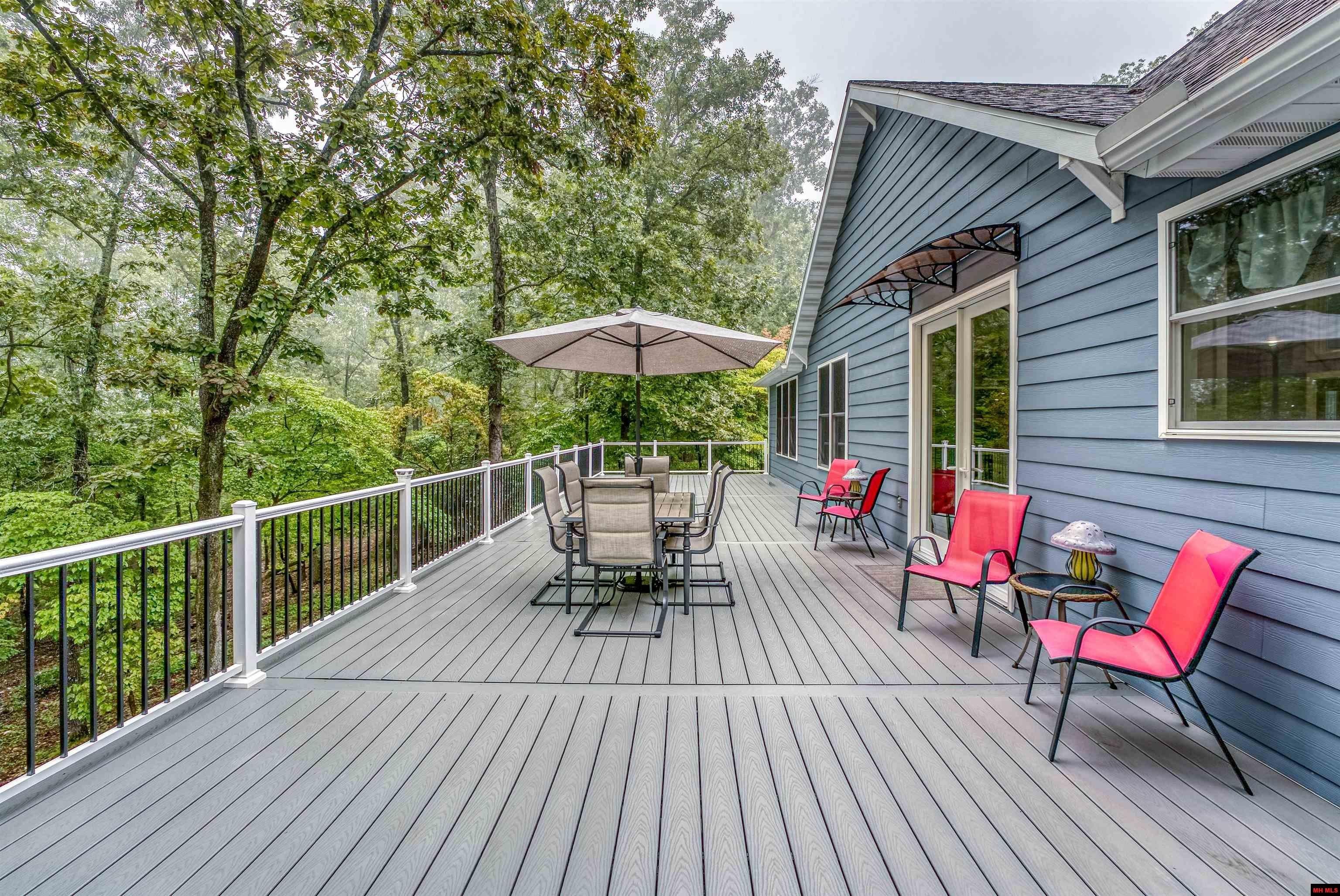 Mountain Home, Arkansas, 72653, United States, 3 Bedrooms Bedrooms, ,4 BathroomsBathrooms,Residential,For Sale,1935895