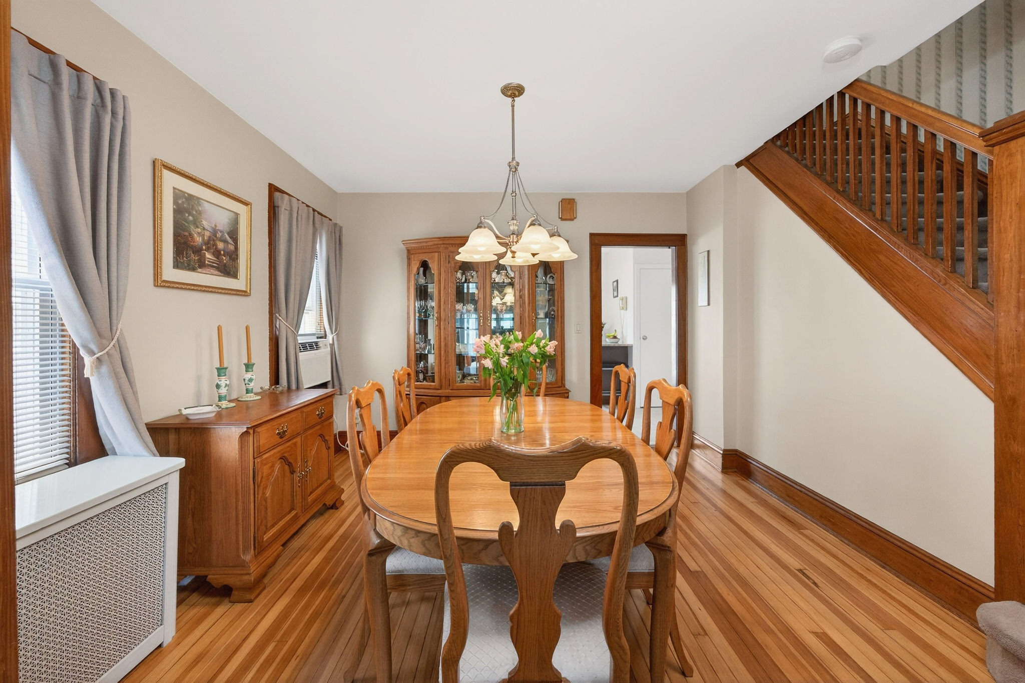  Colonial Home Blends Timeless Charm with Comfortable Everyday Living - 物件實景
