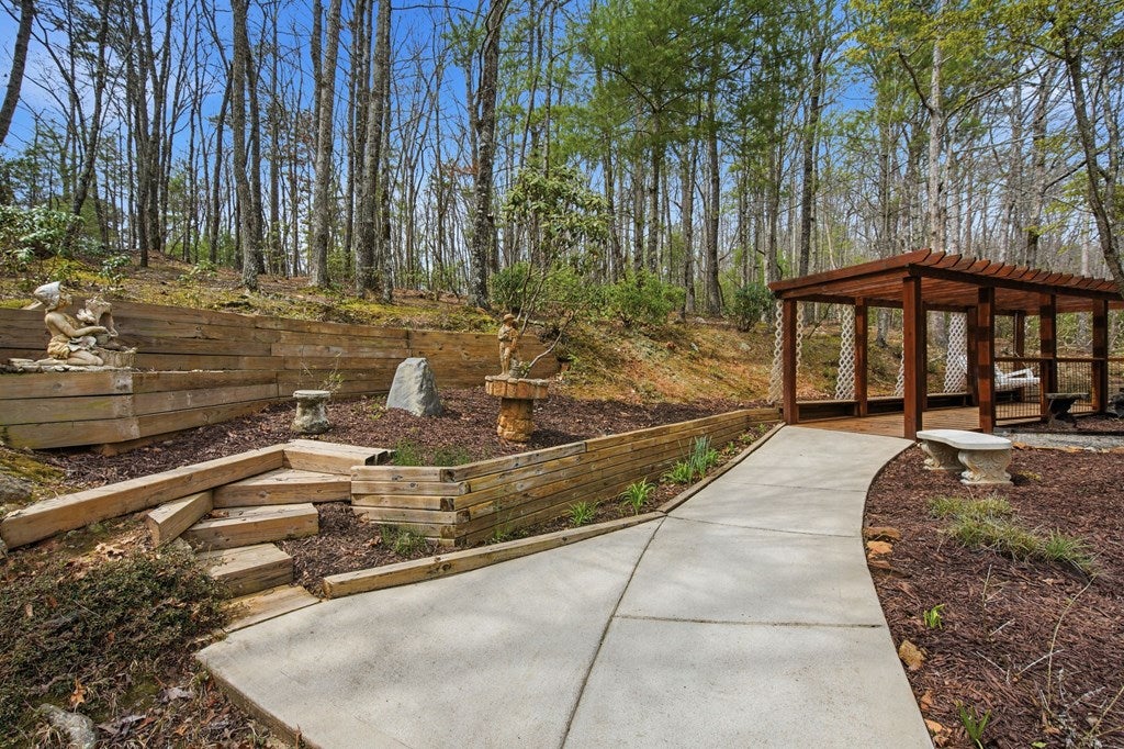 Ellijay, Georgia, 30536, United States, 2 Bedrooms Bedrooms, ,3 BathroomsBathrooms,Residential,For Sale,2034999
