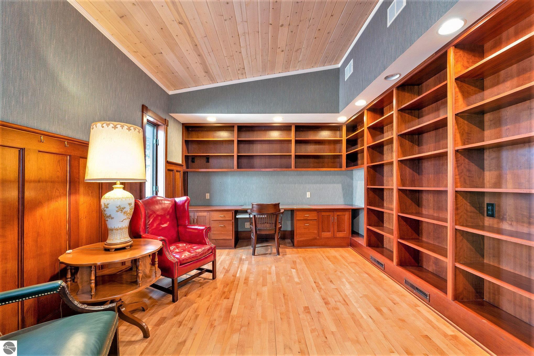 Frankfort, Michigan, 49635-9746, United States, 7 Bedrooms Bedrooms, ,5 BathroomsBathrooms,Residential,For Sale,1975140