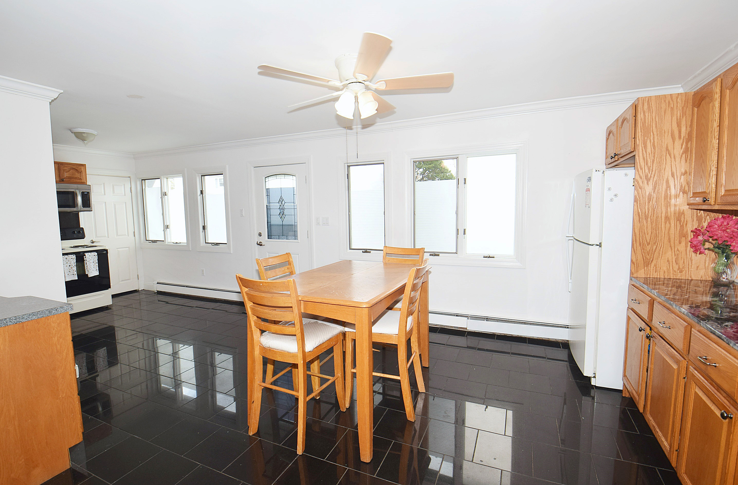 Levittown, New York, 11756, United States, 4 Bedrooms Bedrooms, ,2 BathroomsBathrooms,Residential,For Sale,2000416