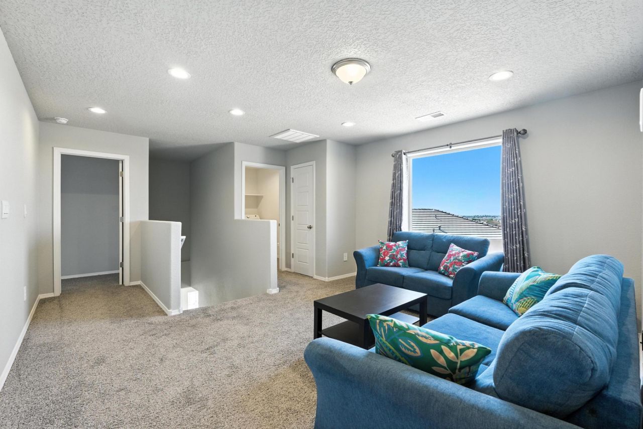 Rio Rancho, New Mexico, 87124, United States, 4 Bedrooms Bedrooms, ,3 BathroomsBathrooms,Residential,For Sale,1868349