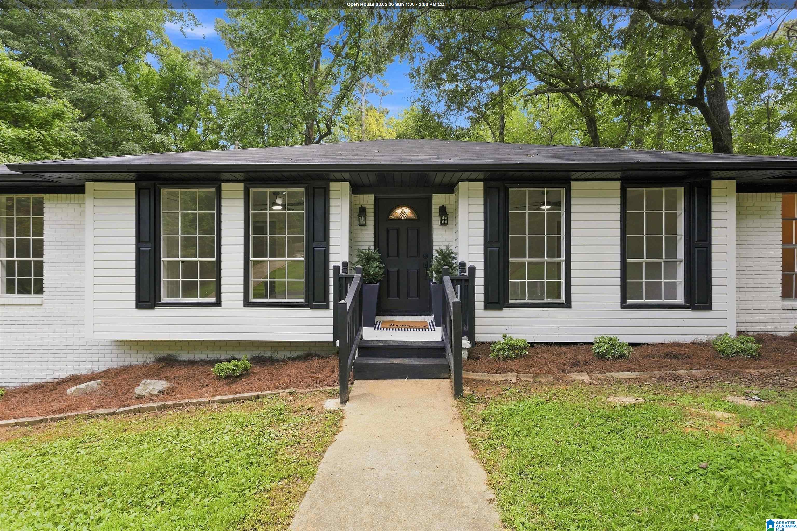 Lapine Dr, Adamsville, AL 35005