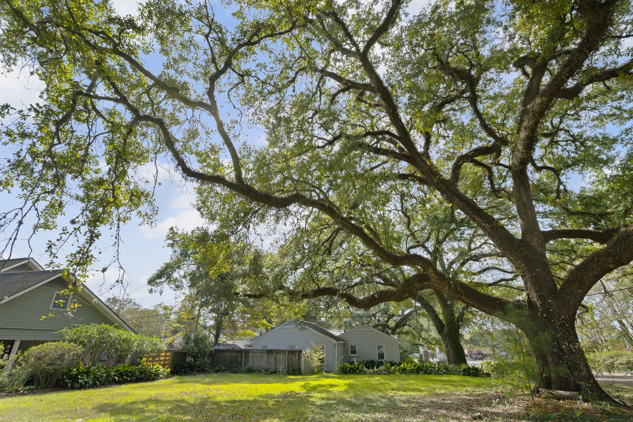 Baton Rouge, Louisiana, 70808, United States, 4 Bedrooms Bedrooms, ,3 BathroomsBathrooms,Residential,For Sale,2000446