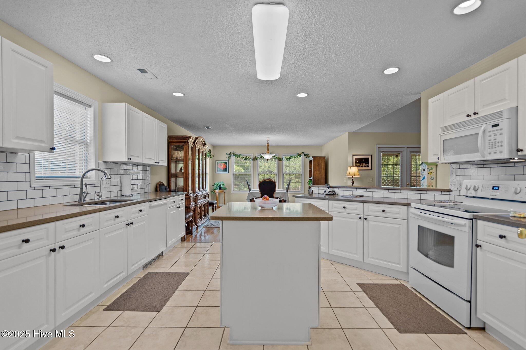 Wilmington, North Carolina, 28411, United States, 4 Bedrooms Bedrooms, ,3 BathroomsBathrooms,Residential,For Sale,1874008