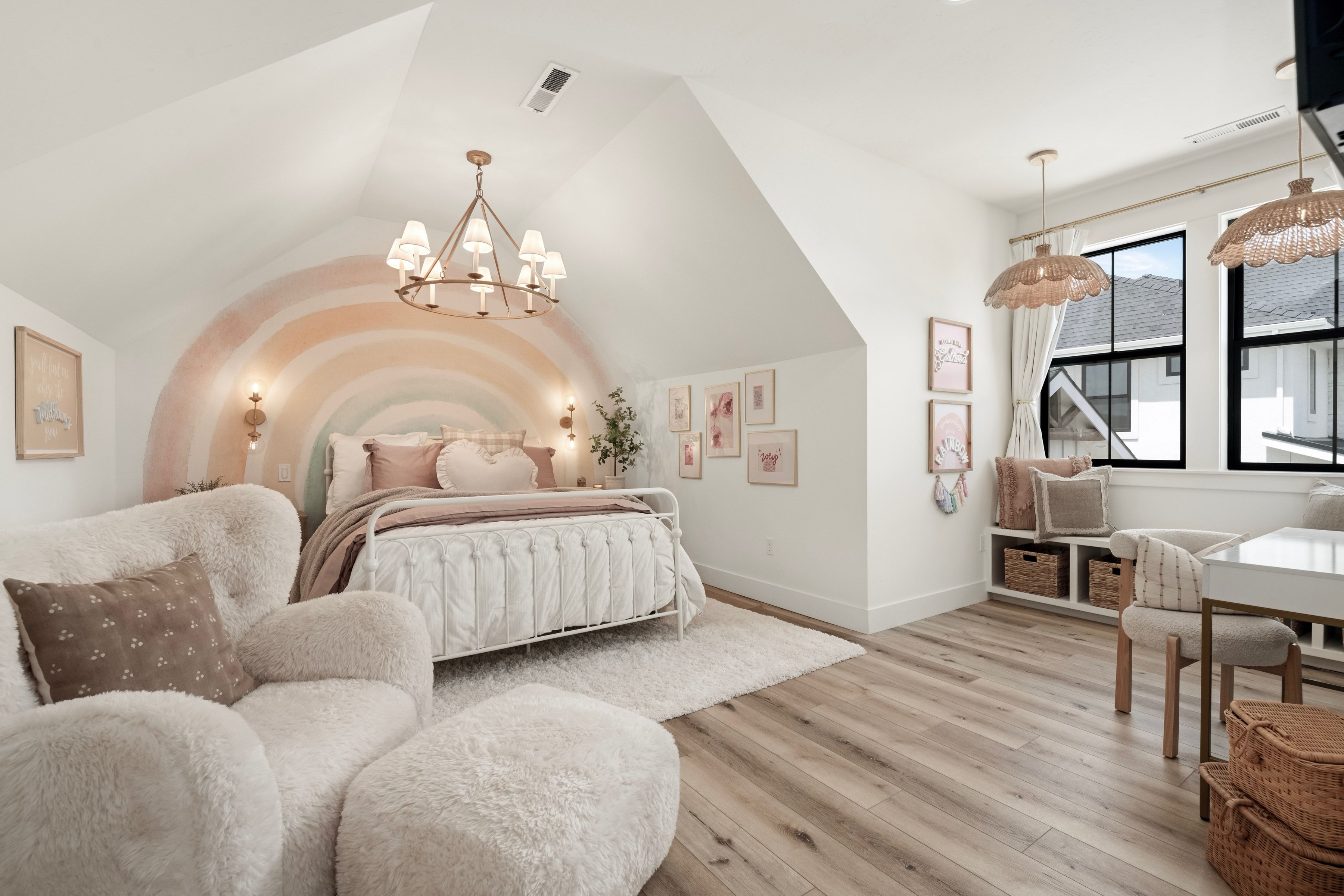  Multi-Generational Luxury with Mountain Views - 物件實景